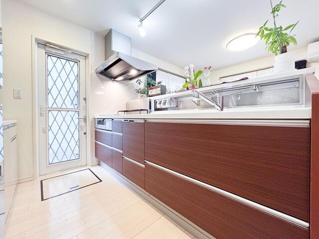 2-Story Wooden House with Clinic Space in Utsunomiya, Tochigi - Thumbnail 2