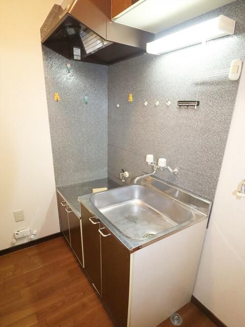 1K Apartment for Rent in Tamamura, Gunma - Thumbnail 4