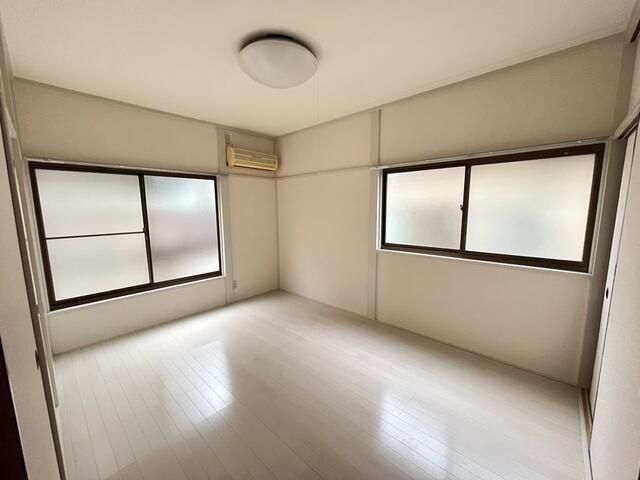 Kawanabe Heights 2DK Apartment for Rent in Kokubunji, Tokyo - Thumbnail 3