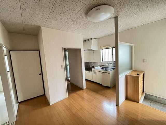 Kawanabe Heights 2DK Apartment for Rent in Kokubunji, Tokyo - Thumbnail 4