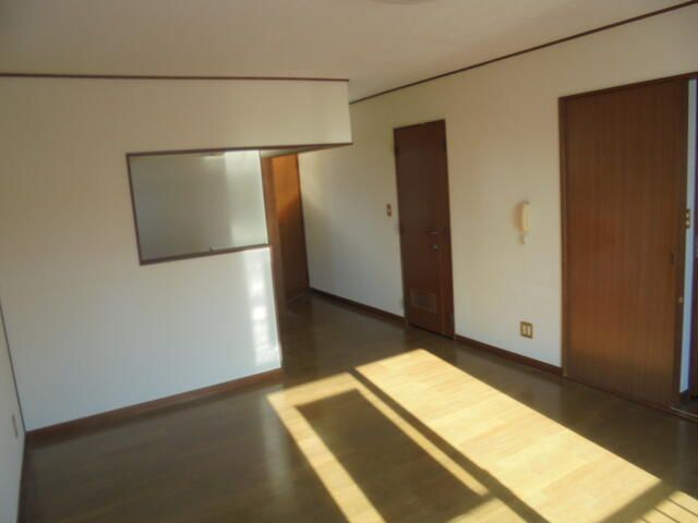 2LDK Apartment for Rent in Obihiro, Hokkaido with Free Parking - Thumbnail 4
