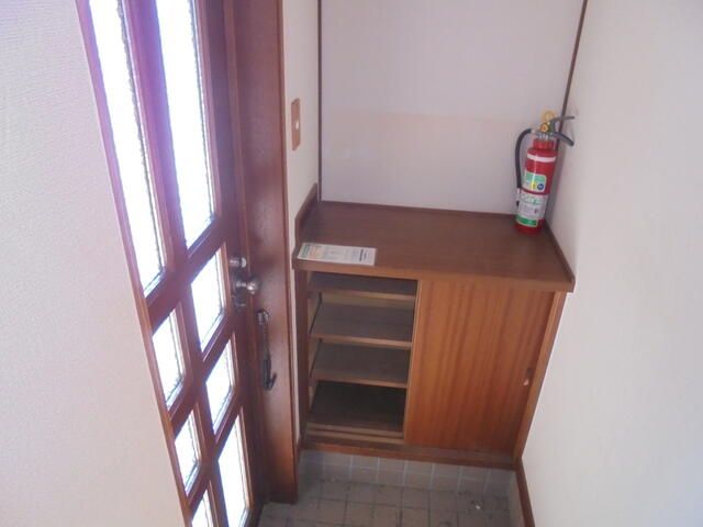 2LDK Apartment for Rent in Obihiro, Hokkaido with Free Parking - Thumbnail 3
