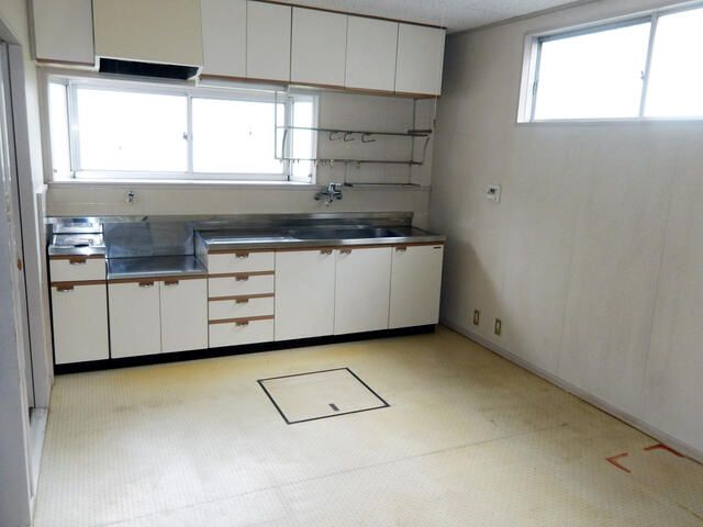 4DK Light Steel Frame House in Toon City, Ehime Prefecture - Image 22