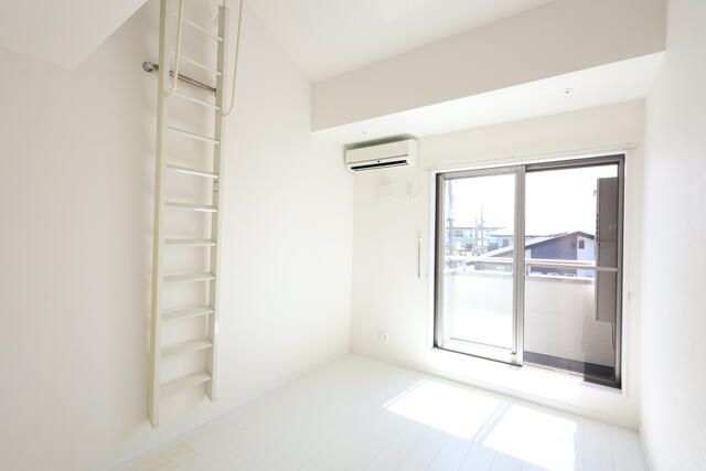 1K Apartment for Rent in Satte, Saitama - 22.46 sqm - Thumbnail 2