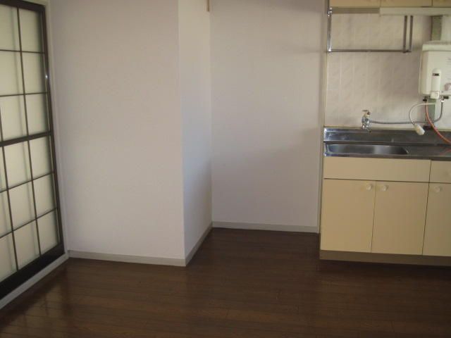 2DK Apartment with Private Garden for Rent in Nagano City - Thumbnail 3