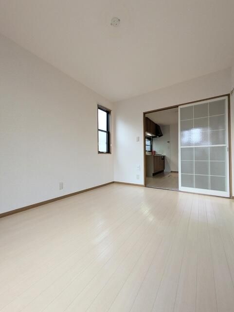 2LDK Apartment for Rent in Kawagoe, Saitama, 50m² - Thumbnail 3