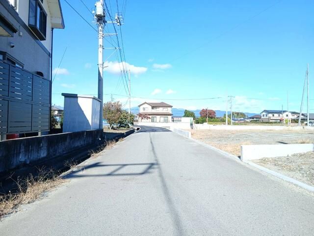 206 sqm Residential Land for Sale in Central City, Yamanashi - Thumbnail 3