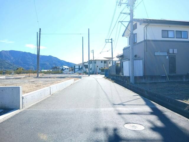 206 sqm Residential Land for Sale in Central City, Yamanashi - Thumbnail 2