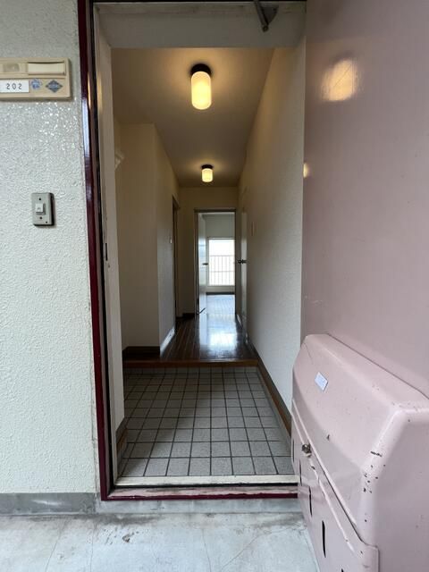 2DK Apartment for Rent in Odawara, Kanagawa - 42.90 sqm - Thumbnail 3