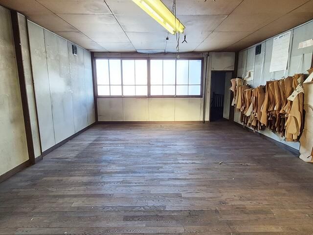 Commercial Building for Sale in Asahikawa, Hokkaido with Parking - Thumbnail 3