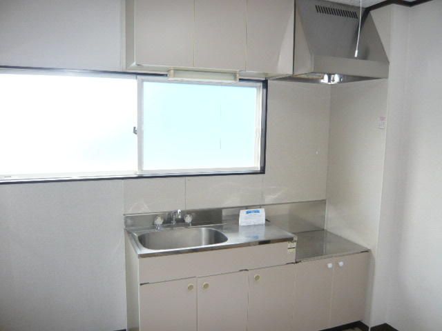 2DK Apartment for Rent in Nagano City, Nagano Prefecture - Thumbnail 4