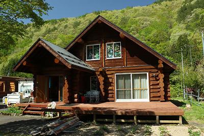 A log house made of Canadian Douglas fir along the national highway, located in the mountainous area of Aizu, the closest place to the Kanto region: Villas, Real Estate, Properties for Sale, Hometown Information Center: Nationwide Country Living Property Data — House, Minamiaizu, Fukushima