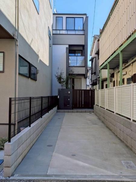 Modern 2SLDK House in Shinagawa, Tokyo - 109sqm - Thumbnail 2