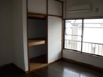 1K Apartment for Rent in Fussa City, Tokyo - Thumbnail 2