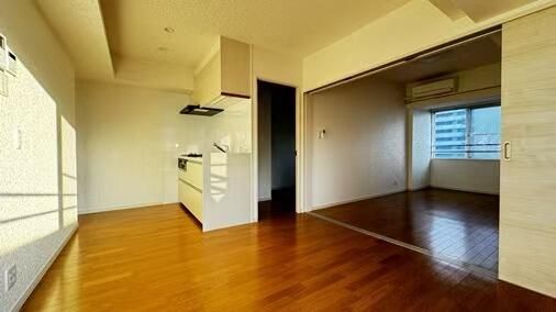 2LDK Apartment for Sale in Itabashi, Tokyo - 49.96 sqm - Thumbnail 2