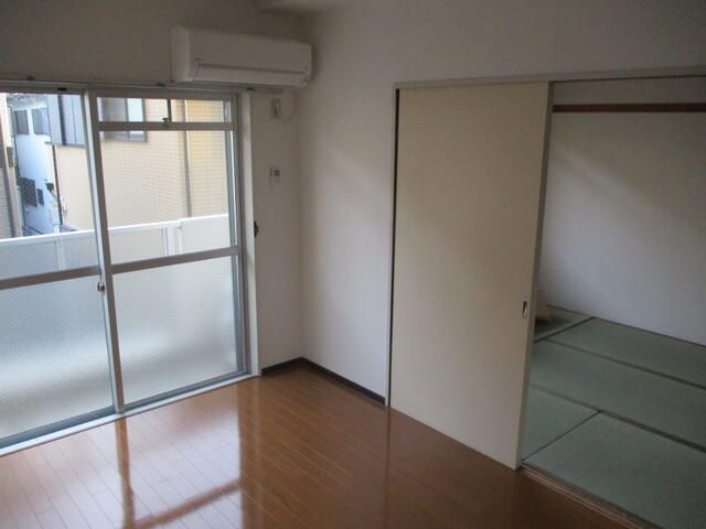 2DK Apartment in Sayama City, Saitama for Rent - Thumbnail 3