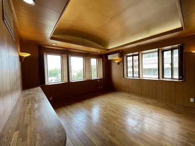 5LDK House for Sale in Chatan, Okinawa with 424 sqm Land - Thumbnail 3