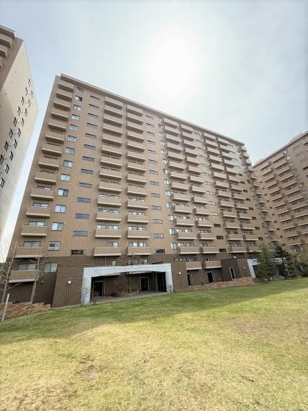 3LDK Condo for Sale in Kita-ku, Sapporo, Hokkaido - Thumbnail 2