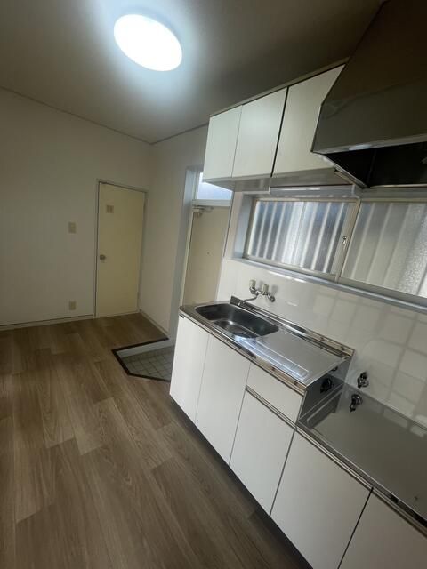 2K Apartment for Rent in Ichihara, Chiba Near Yawatajuku Station - Thumbnail 2
