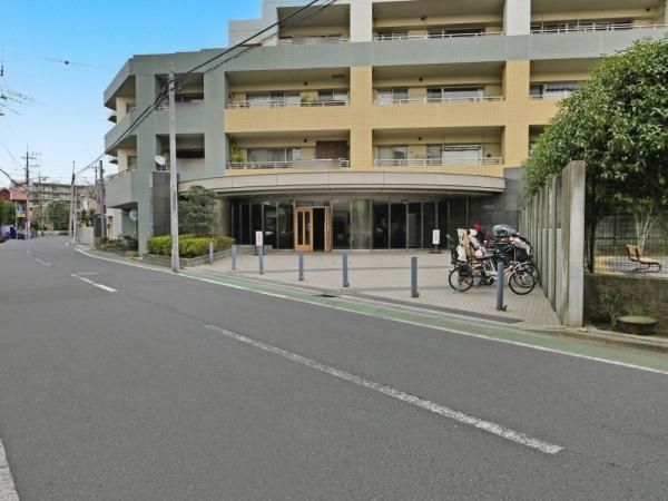 Spacious 4SLDK Apartment for Sale in Kawasaki, Kanagawa - Thumbnail 4