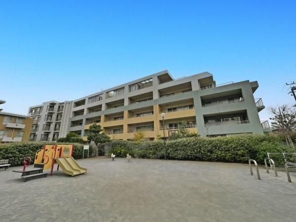 Spacious 4SLDK Apartment for Sale in Kawasaki, Kanagawa - Thumbnail 2