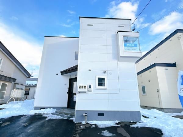 Renovated 4LDK Wooden House for Sale in Asahikawa, Hokkaido - Thumbnail 2