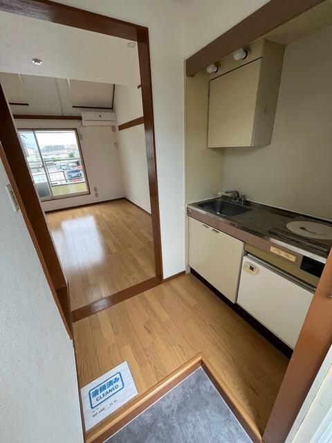 1K Apartment for Rent in Tachikawa, Tokyo - Villa Ichibancho - Thumbnail 3