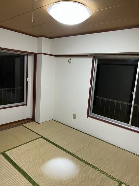 2K Apartment for Rent in Minato-ku, Tokyo - 31.49 sqm - Thumbnail 2