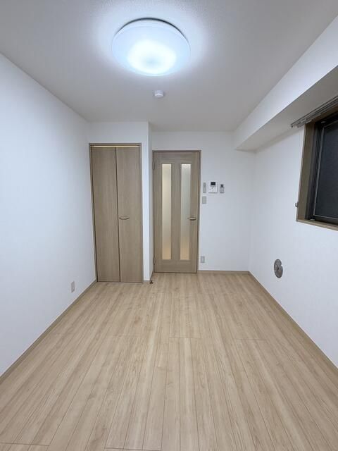 Royal Akabane Commercial Apartment Building for Sale in Kita, Tokyo - Thumbnail 2