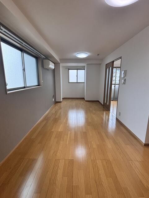 Royal Akabane Commercial Apartment Building for Sale in Kita, Tokyo - Thumbnail 4