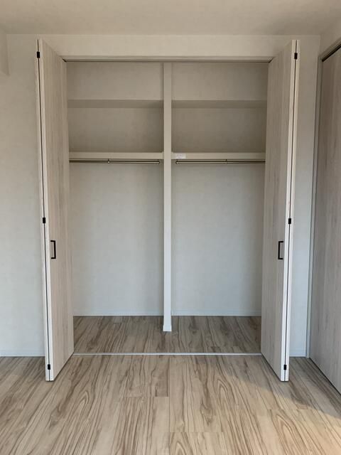 2LDK Apartment for Rent in Mejiro, Toshima-ku, Tokyo - Thumbnail 4