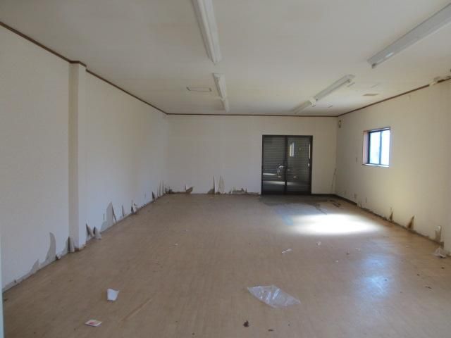 Commercial Shop for Rent in Fuefuki, Yamanashi - 78.25 sqm - Thumbnail 2
