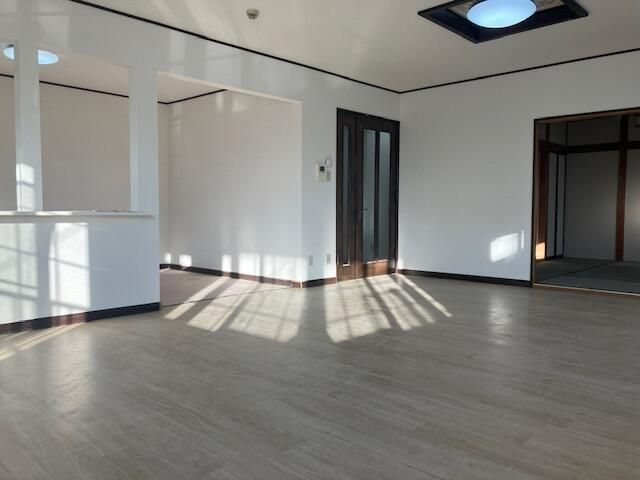 Sapporo Apartment Building for Sale with Rental Income in Higashi Ward - Thumbnail 4