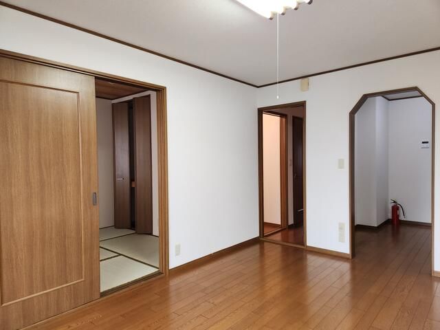 2LDK Apartment for Rent in Akita City, Akita Prefecture - Thumbnail 2