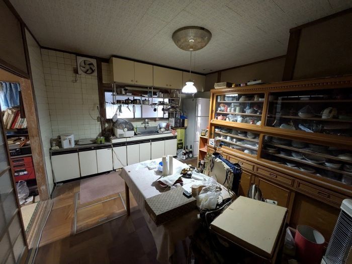 Spacious 6DK House on Large Corner Lot in Itano, Tokushima - Thumbnail 4