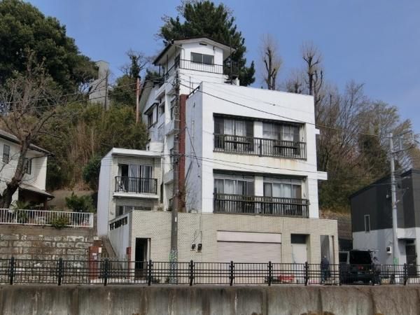 5-Story RC House for Sale in Mitaka, Tokyo with Tenant Income - Thumbnail 2