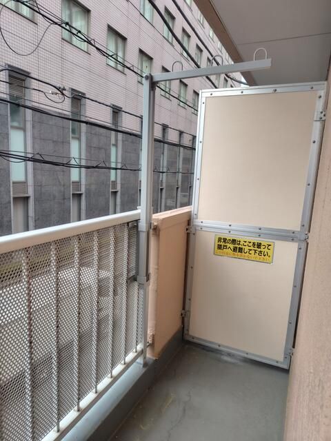 2DK Apartment for Rent in Sagamihara, Kanagawa - 37 sqm - Thumbnail 4