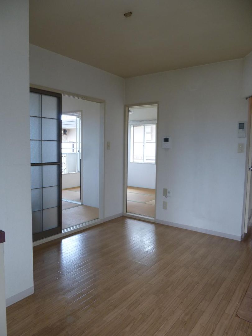 2DK Apartment for Rent in Togane, Chiba - 36.72 sqm - Thumbnail 2