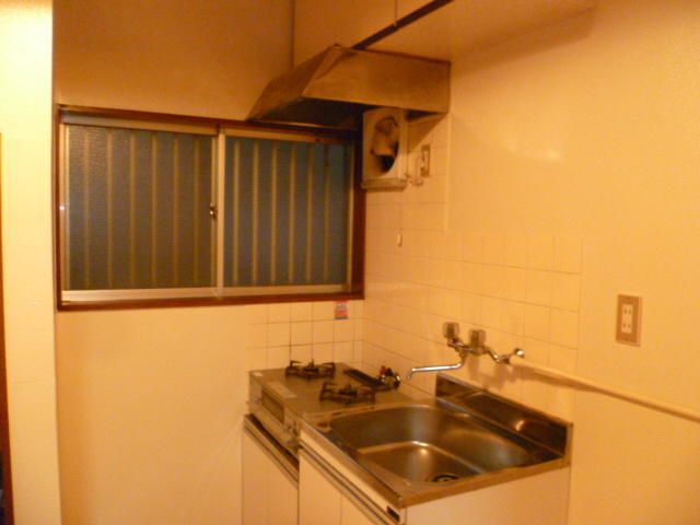 1K Apartment for Rent in Zoshigaya, Toshima, Tokyo - Thumbnail 2