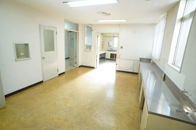 Commercial Office for Rent in Itabashi-ku, Tokyo - 107.77 sqm - Thumbnail 2