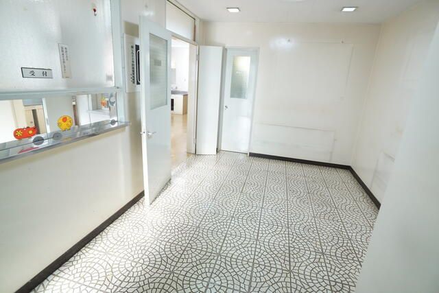 Commercial Office for Rent in Itabashi-ku, Tokyo - 107.77 sqm - Thumbnail 3