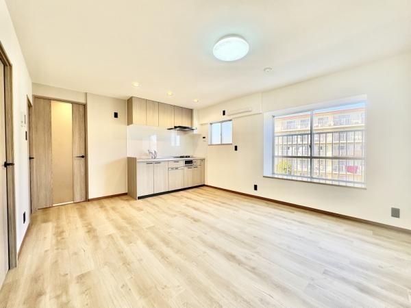 3DK Used Condominium for Sale in Izumi Ward, Yokohama - Thumbnail 2