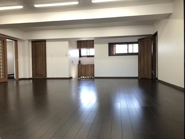 Royal Wakaba Office for Rent in Shinjuku, Tokyo - 148.5 sqm - Thumbnail 4