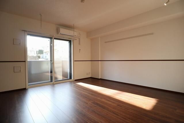 New 1SLDK Apartment for Rent in Meguro, Tokyo - Thumbnail 4