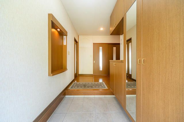 5LDK House for Sale in Ashiya Town, Fukuoka with Garden and Parking - Thumbnail 2