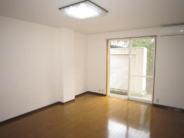 1K Apartment for Rent in Yamagata City, Yamagata - Thumbnail 4