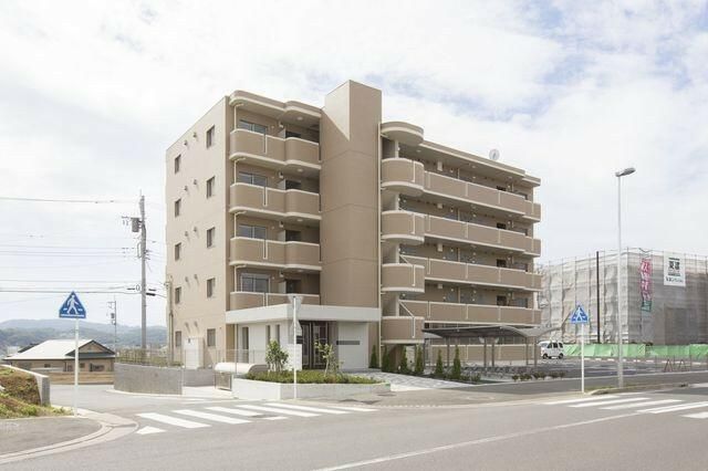 Modern 1K Apartment for Rent in Hiratsuka, Kanagawa - Thumbnail 4