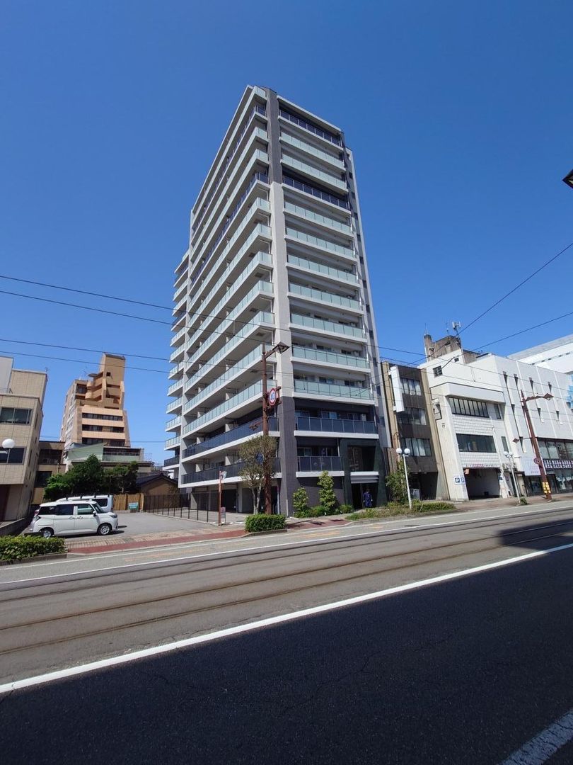 Modern 3LDK Apartment in Toyama City - 70.93 sqm - Thumbnail 2