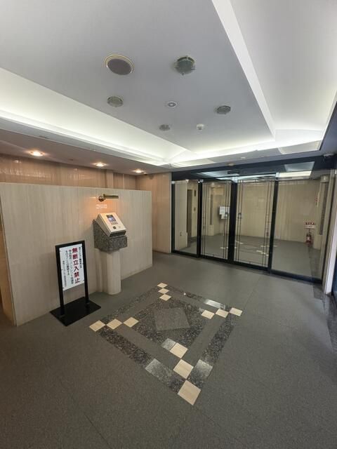 1K Apartment for Sale in Nezu, Bunkyo, Tokyo - Thumbnail 4