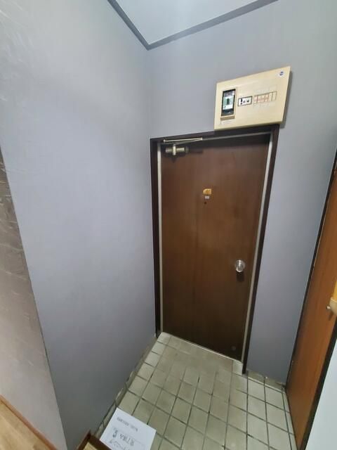Matsue Heights Apartment Building for Sale in Shinagawa, Tokyo - Thumbnail 2